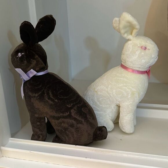 2 Plush Bunnies - Picture 3 of 4